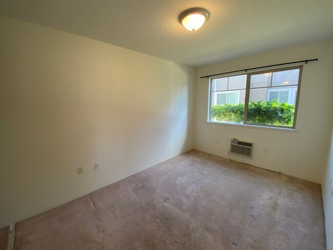 Building Photo - 91-1009 Kamaaha Ave #505