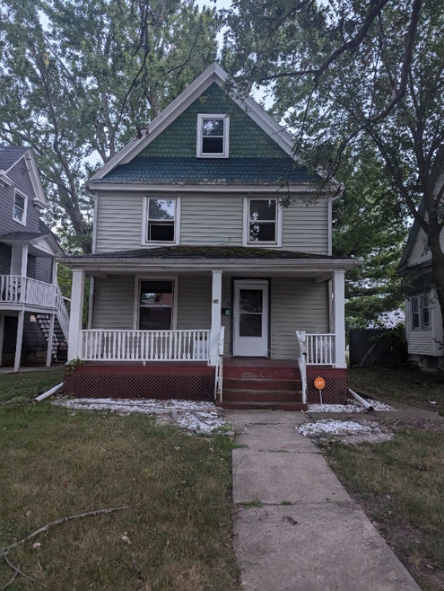 Building Photo - 334 13th St