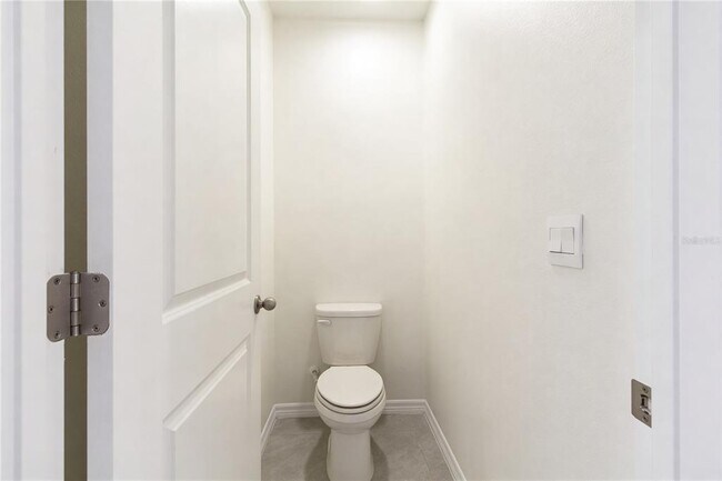 Building Photo - 49 Hickory Course Ln