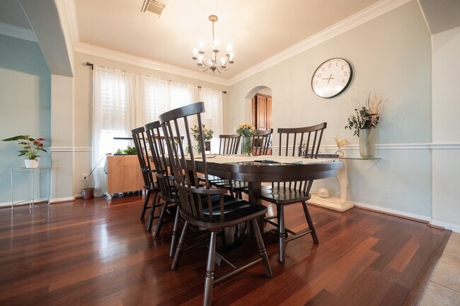 Building Photo - 1823 Blue Water Bay Dr