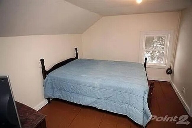 Building Photo - Cozy 3-Bedroom Home with Private Yard in Livingston Manor for November 1st!