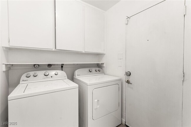 Building Photo - 1531 Commanche Dr