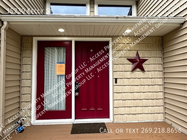 Building Photo - 15230 Kelly St