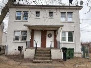 Building Photo - 24 Washington Rd
