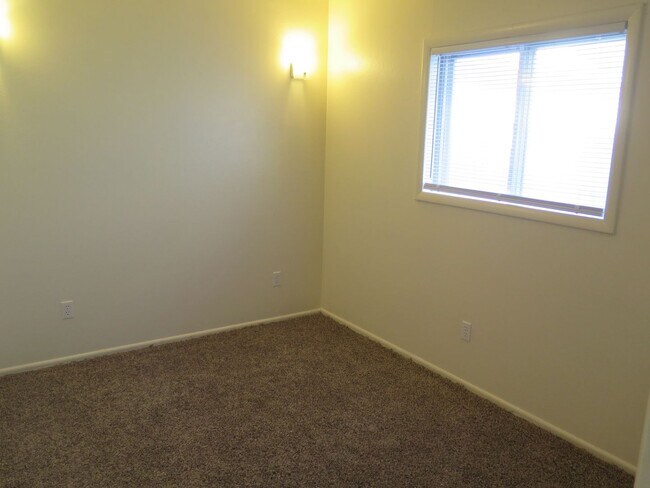 Building Photo - Ash Duplex