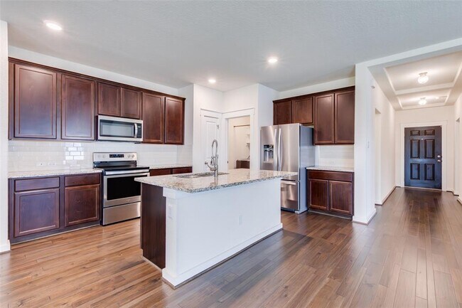 Building Photo - 741 Carol Dr