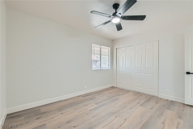 Building Photo - 4330 Sandy River Dr