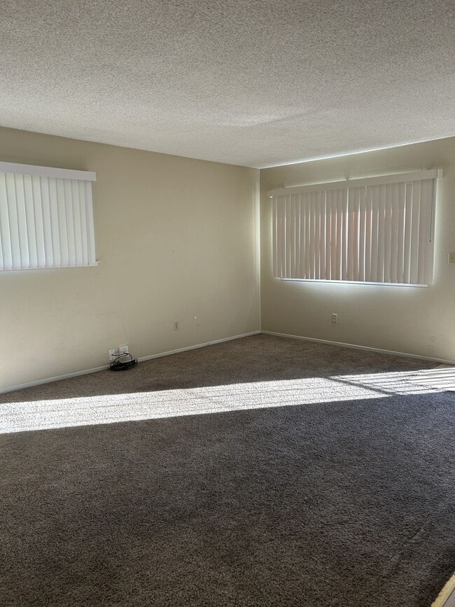 Building Photo - 4711 Hayford Way