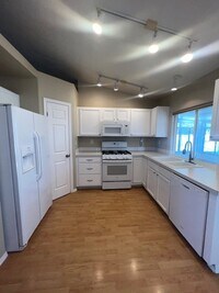 Building Photo - 3 Bed 2 Bath House in Meridian!