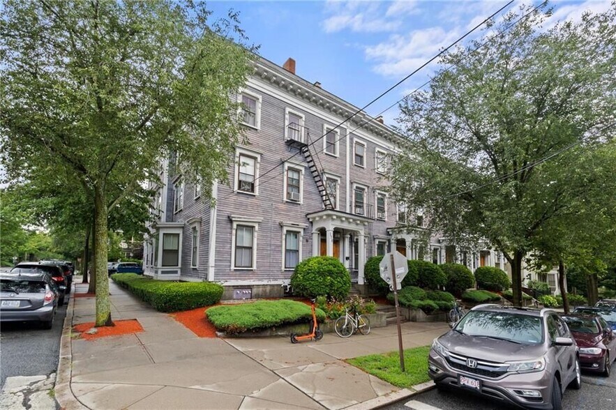Building Photo - 182 Bowen St
