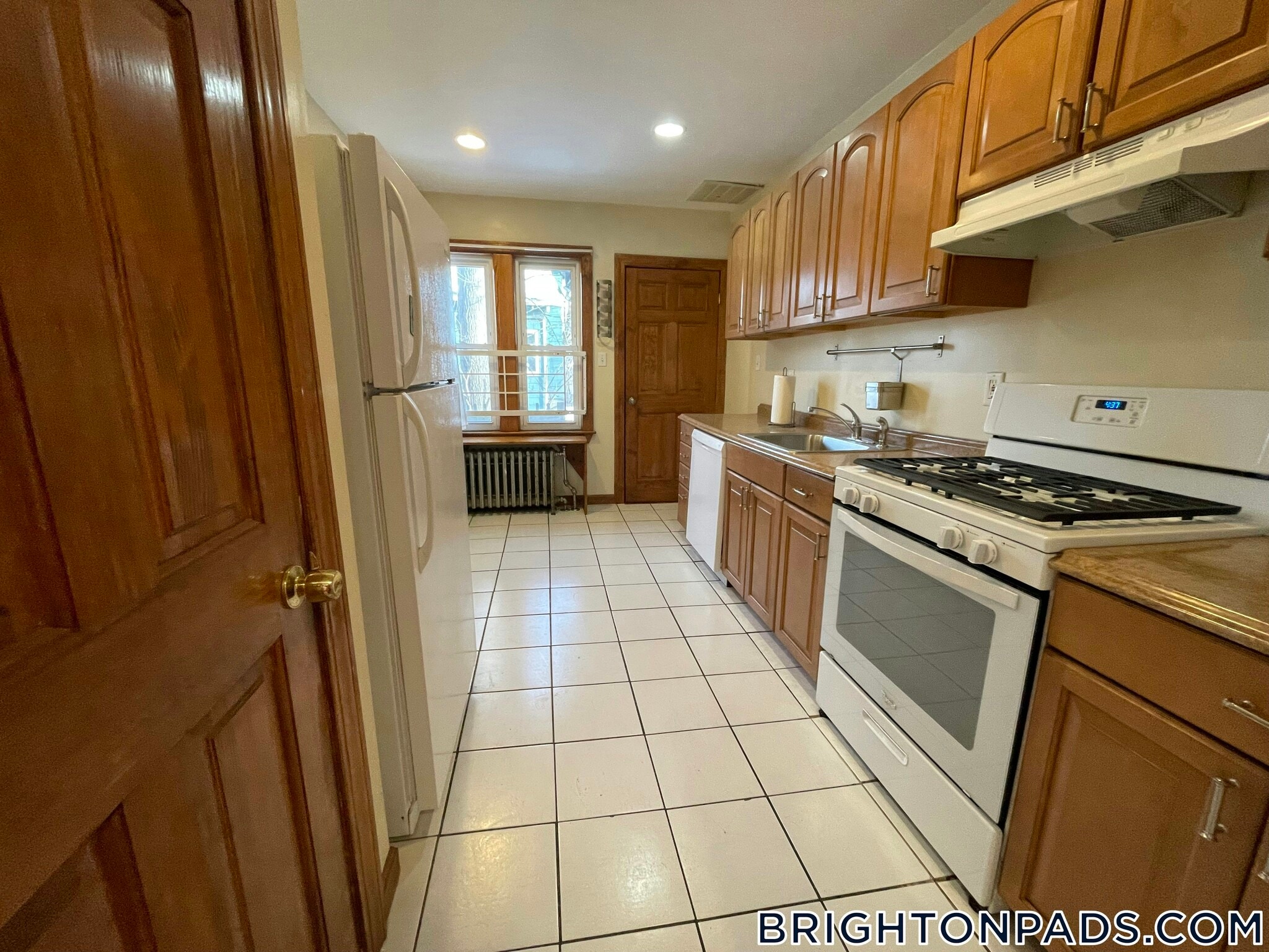 Building Photo - 27 S Crescent Circuit