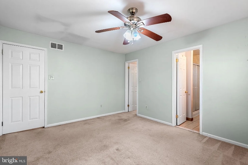 Building Photo - 60 Iroquois Ct