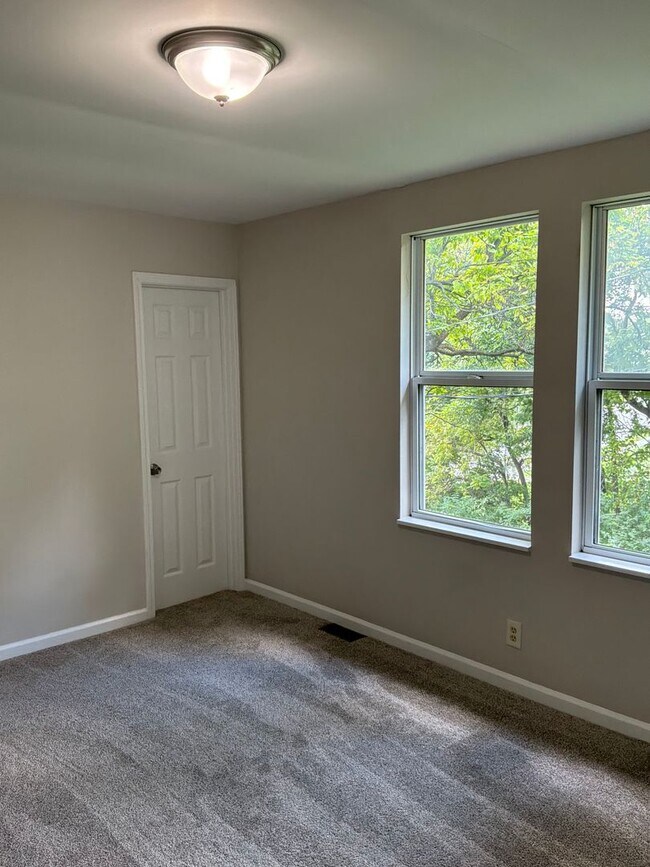 Building Photo - 2853 Meadowlark Ave