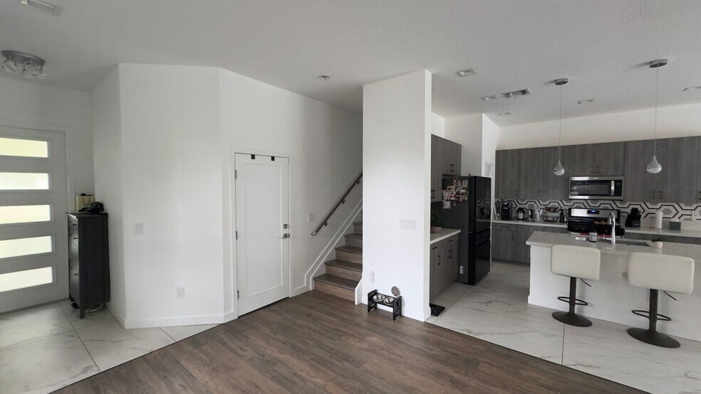 Building Photo - 4980 Whispering Way