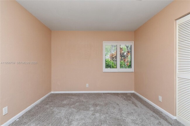 Building Photo - 9360 Chelsea Dr S