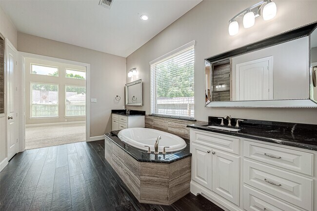 Building Photo - 6527 Camillia Ct