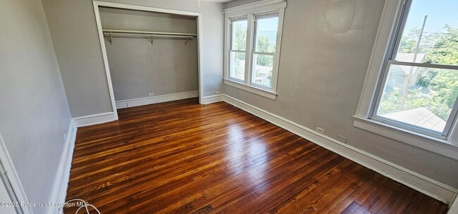 Building Photo - 1323 Olive St