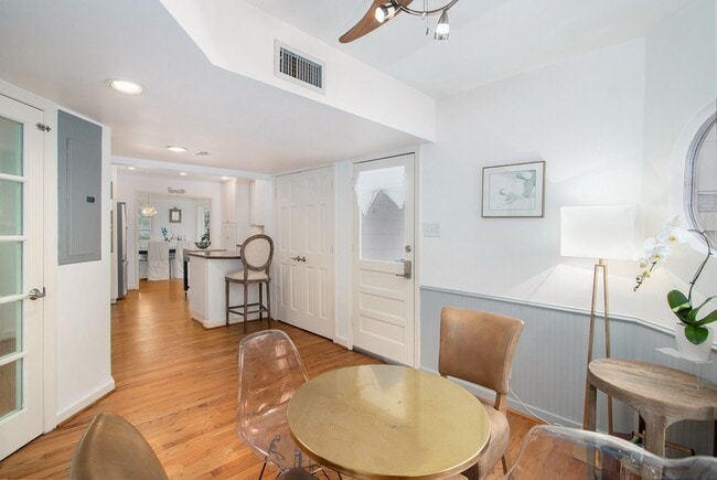 Building Photo - 2522 Wordsworth St