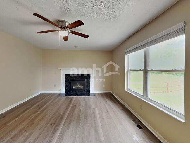 Building Photo - 6297 Satin Wood Dr