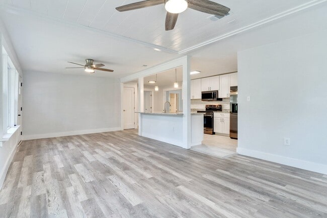 Building Photo - 129 Sioux Trail