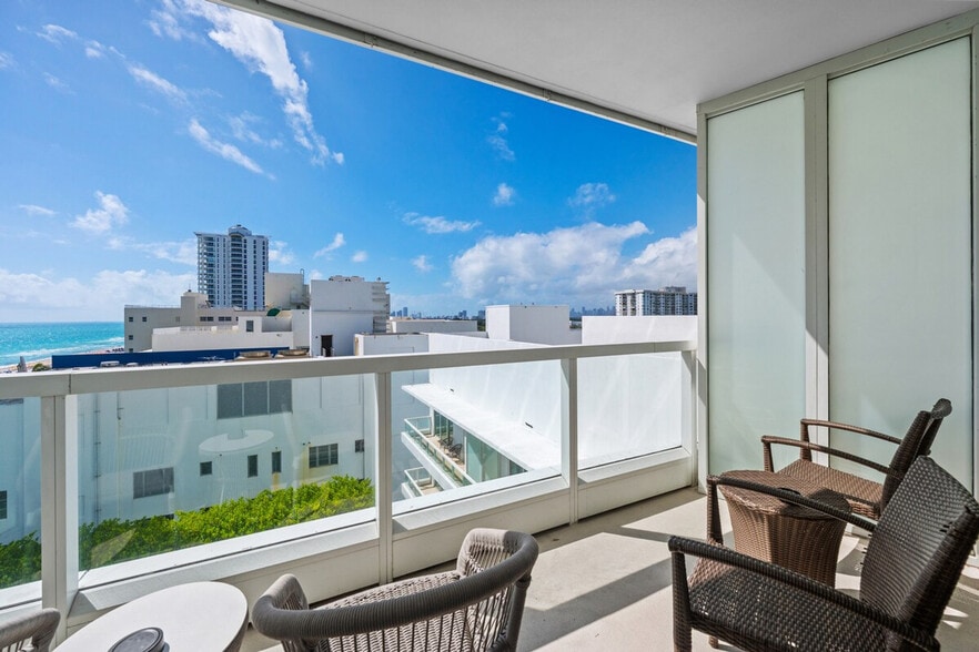 Building Photo - 4391 Collins Ave