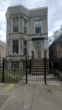 Building Photo - 5632 S Lowe Ave