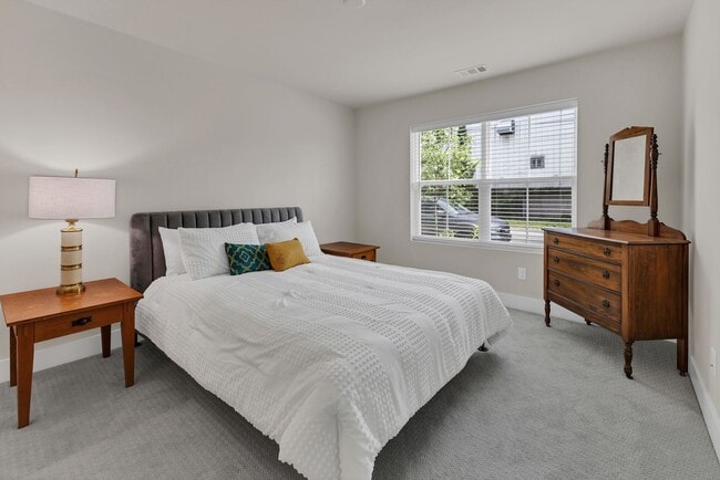 Building Photo - Modern 3 Bed, 3.5 Bath Townhome in The Nat...