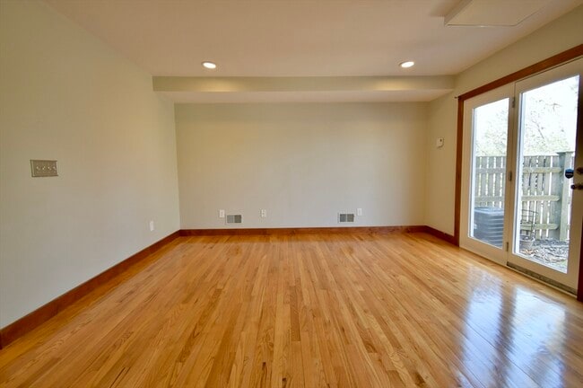 Building Photo - 39A Bellis Cir