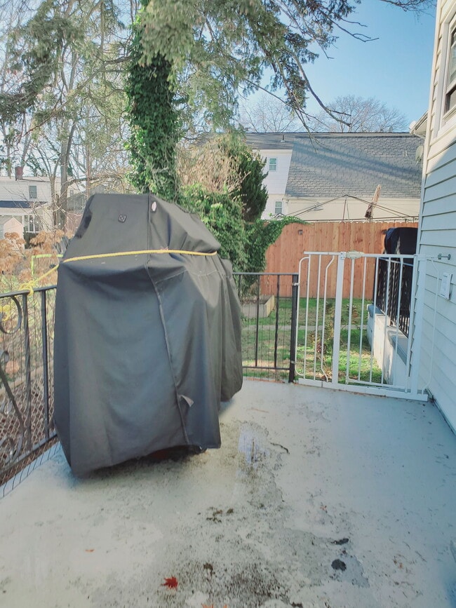 Building Photo - 4 Elmwood St