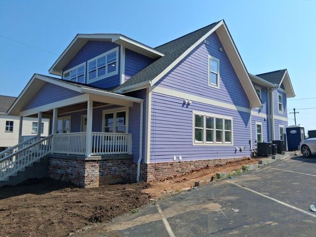 Building Photo - 316 S 17th St