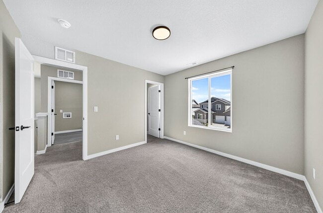 Building Photo - 466 Indian Grass St