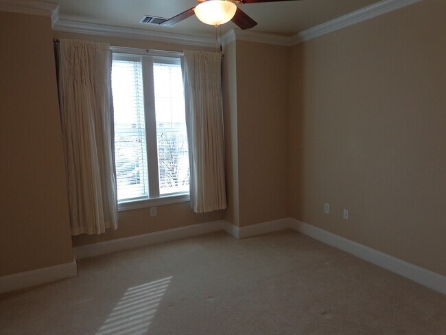 Building Photo - EAST BEACH VILLAS at Pretty Lake