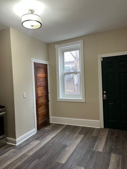 Building Photo - 4558 N 17th St