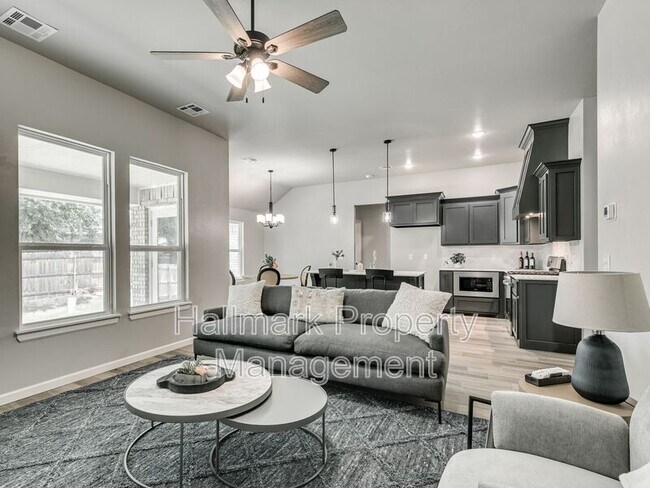 Building Photo - 1007 Magnolia Dr