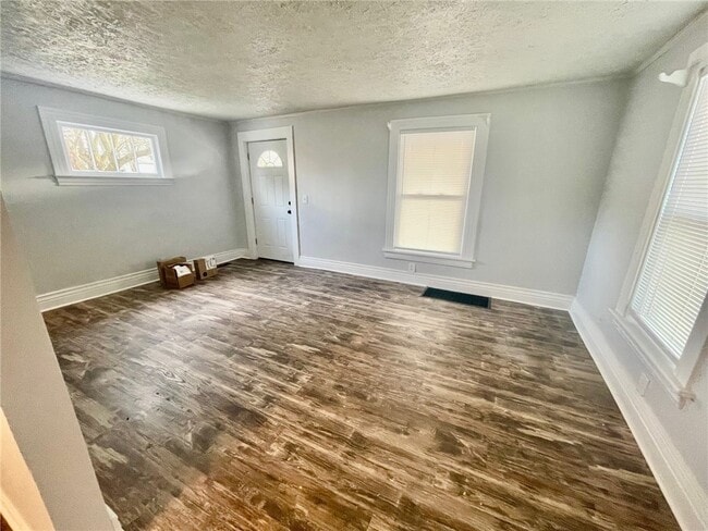 Building Photo - 223 E Filbert St