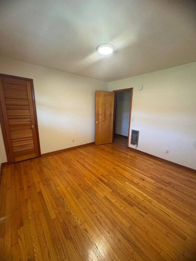 Building Photo - 13694 Lonesome Pine Trail