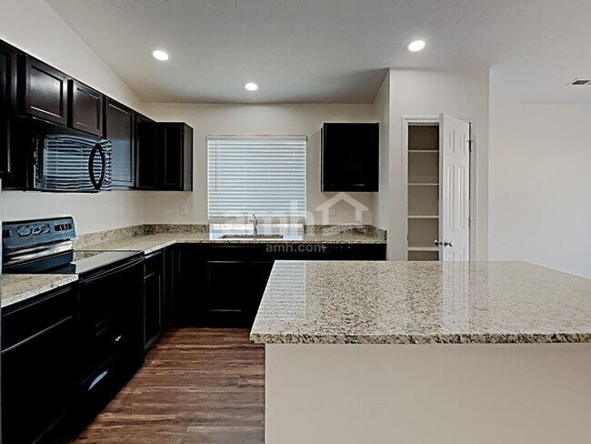 Building Photo - 12906 Marna St