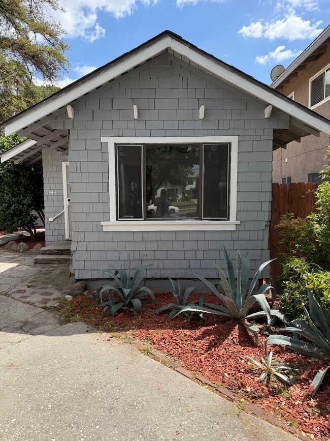 Building Photo - 444 N Catalina Ave