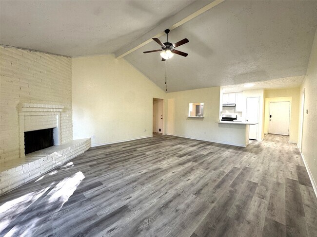 Building Photo - 22611 Braken Carter Ln