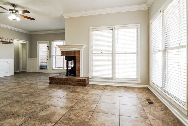 Building Photo - 3017 Teresa Ave