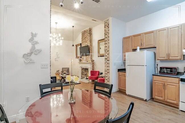 Building Photo - 163 State St