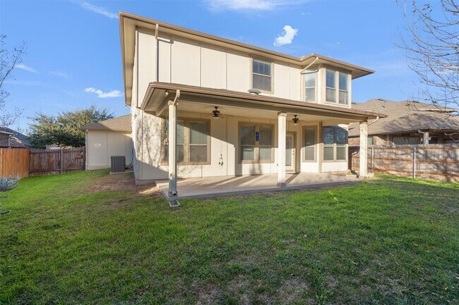 Building Photo - 706 Harwood Dr
