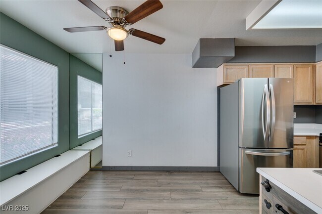 Building Photo - 3168 Tarpon Dr