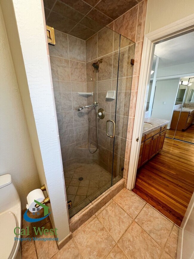 Building Photo - $4,695 - Beautiful 5 Bedroom 2.5 Bath Two ...