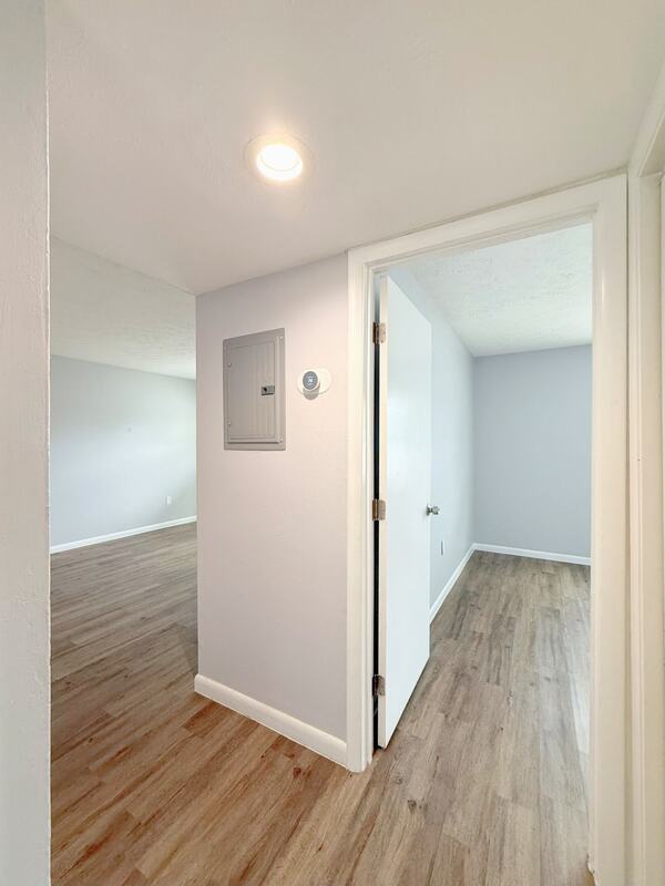 Building Photo - 11705 North Dr