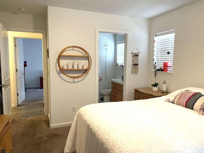 Building Photo - 3 bedroom, 2 bath in Grass Valley, CA 95945