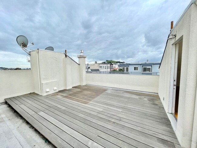 Building Photo - Prime Noe Valley 3 Level Condo w/2 car Garage, Rooftop Deck - Elizabeth @  San Jose