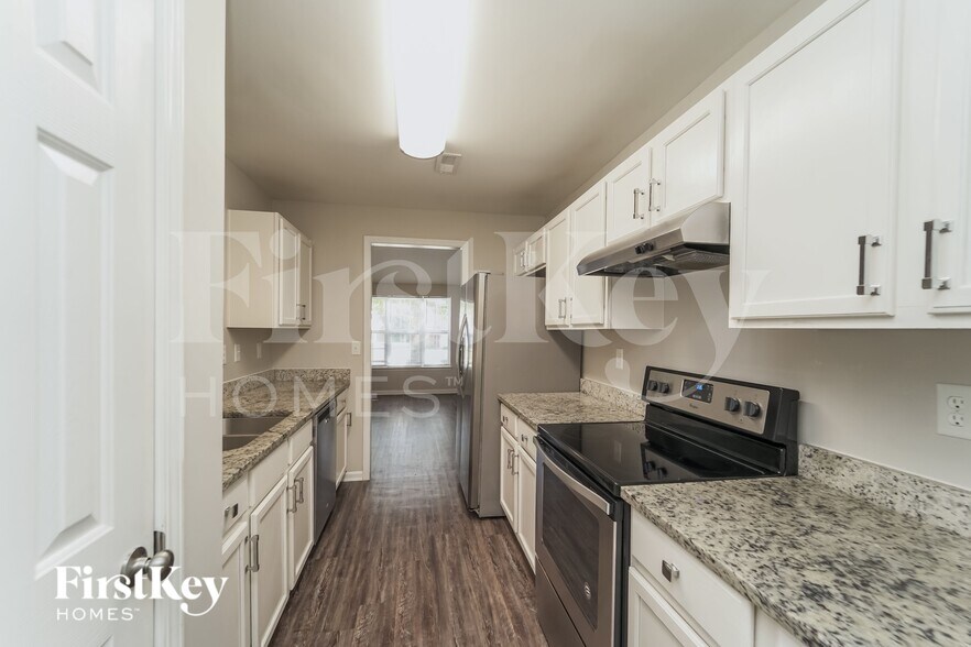 Building Photo - 7008 Hidden Creek Dr
