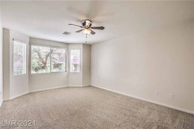 Building Photo - 2121 Silvereye Dr