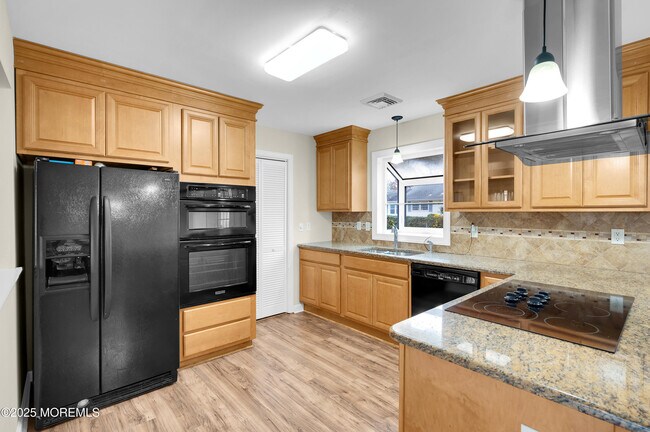 Building Photo - 1109 Spar Ave